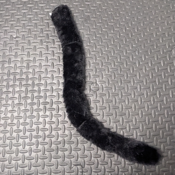 Clip-On Cat Tail - Picture 2 of 4